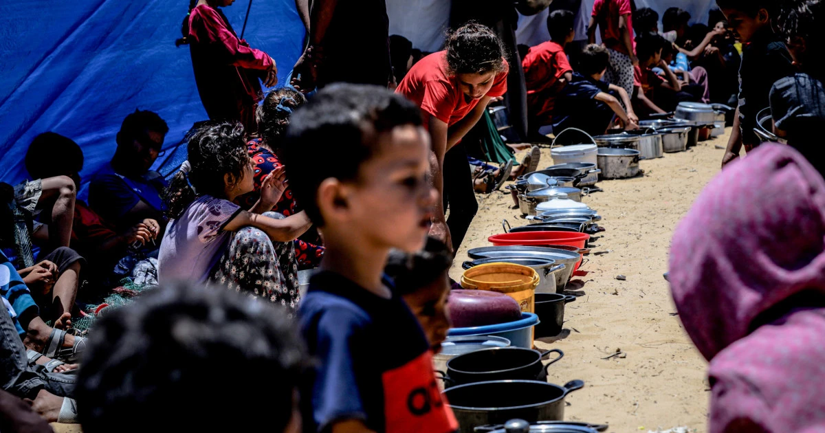 Starving Gazans swarm new U.S. and Israel-backed aid center