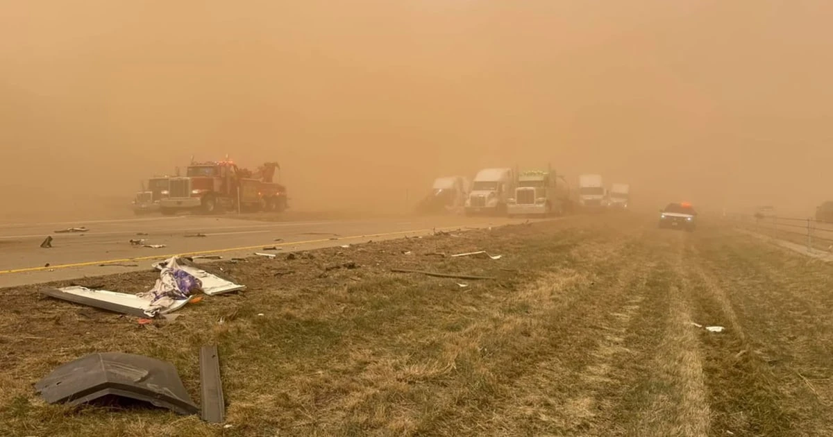 Severe weather whips up Texas fires, threatens tornadoes in nation's midsection