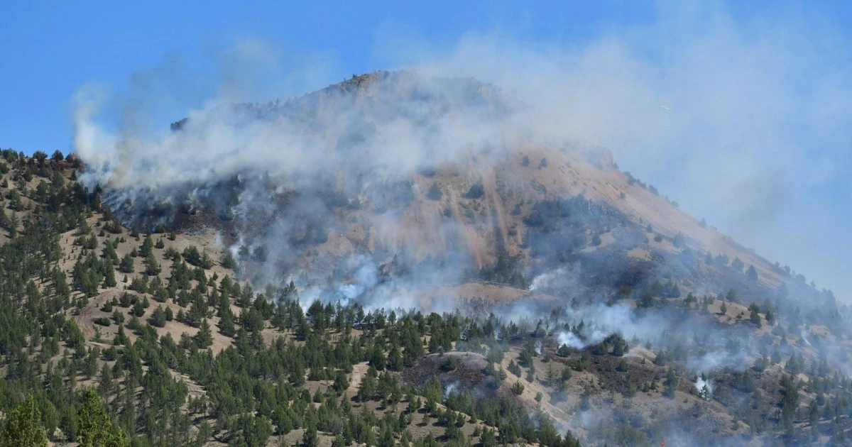 Oregon wildfire burning over 95K acres could reach rare megafire status