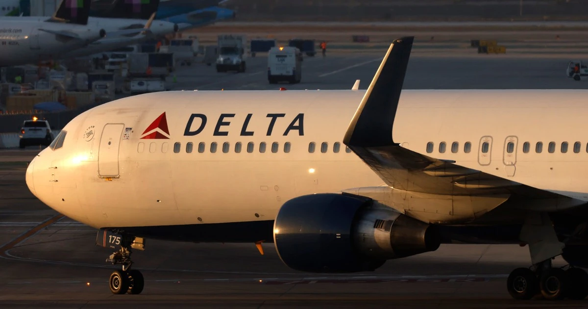 Turbulence forces diversion of Delta flight, sends 25 to hospital