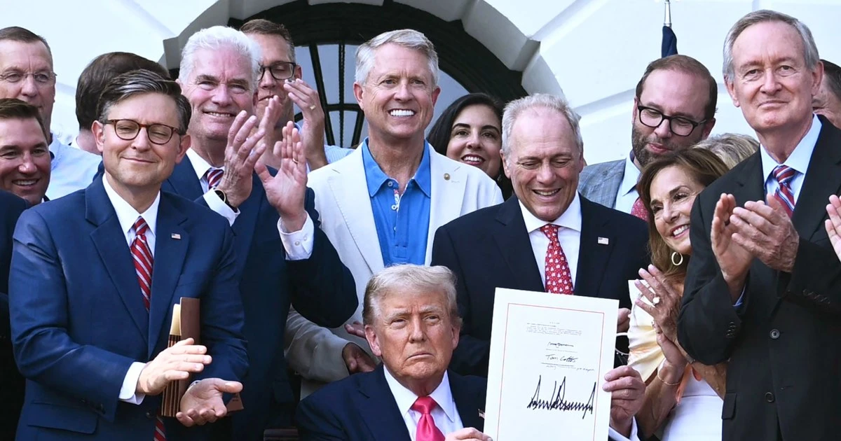 Texas officials defend flood response and Tucker Carlson criticizes Trump: Morning Rundown