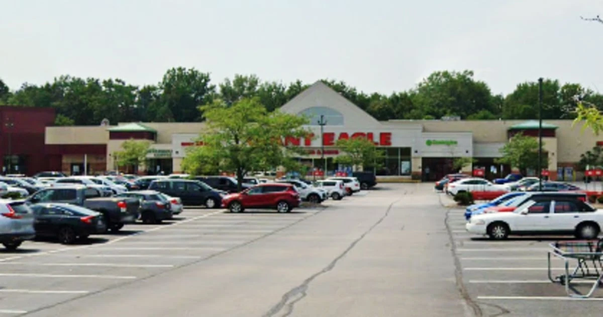 3-year-old fatally stabbed, mother injured in random attack outside Ohio grocery store