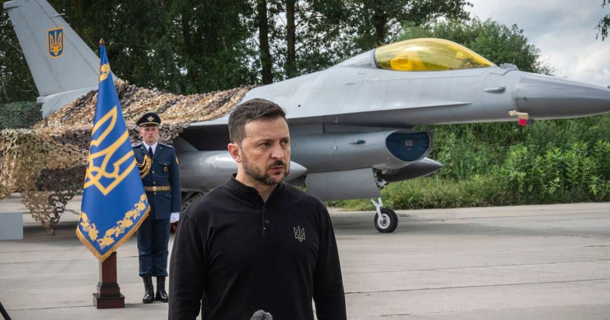 Ukrainian President Zelenskyy fires air force commander after fatal F-16 crash 