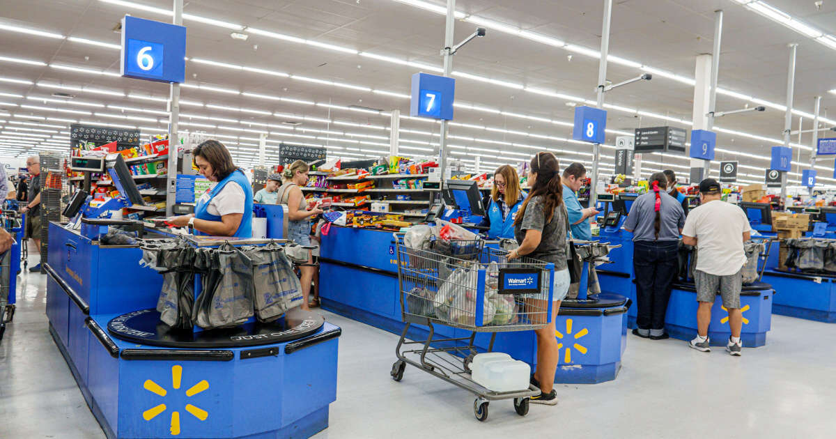 Walmart is getting a bump from a surprising cohort: Wealthier shoppers