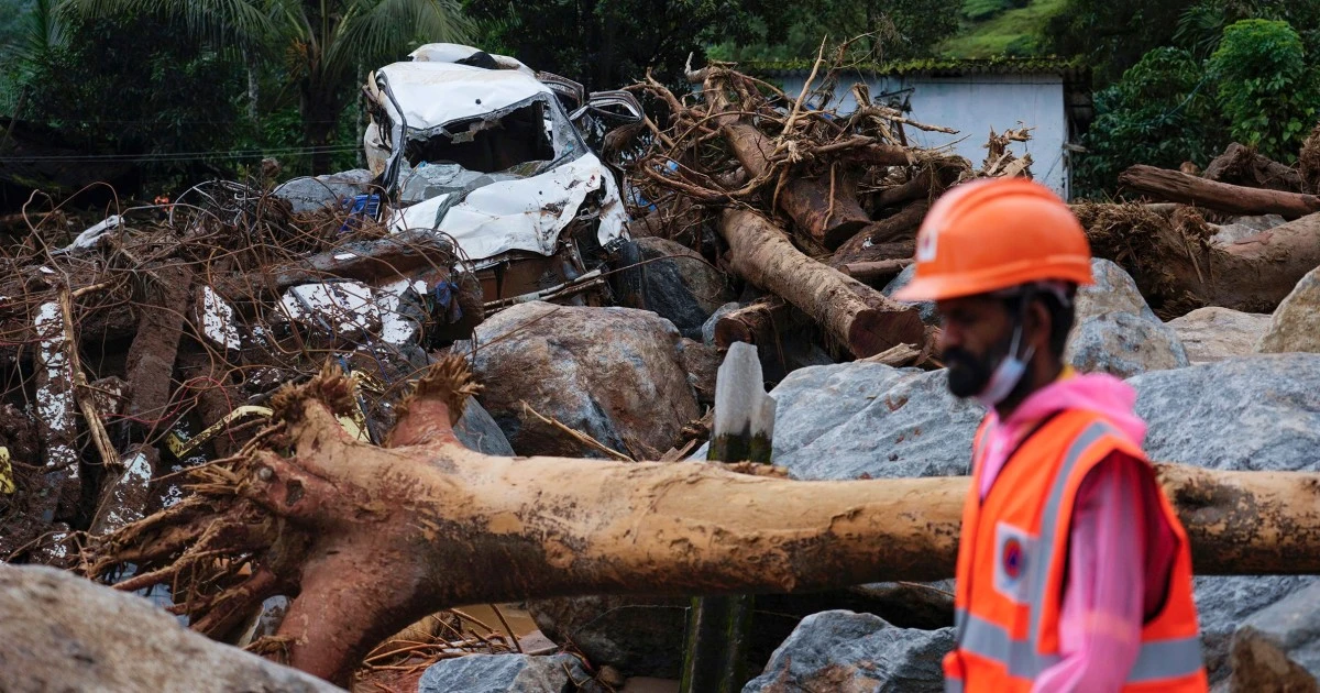 Rescuer search continues as deaths rise to 166 in landslides in southern India