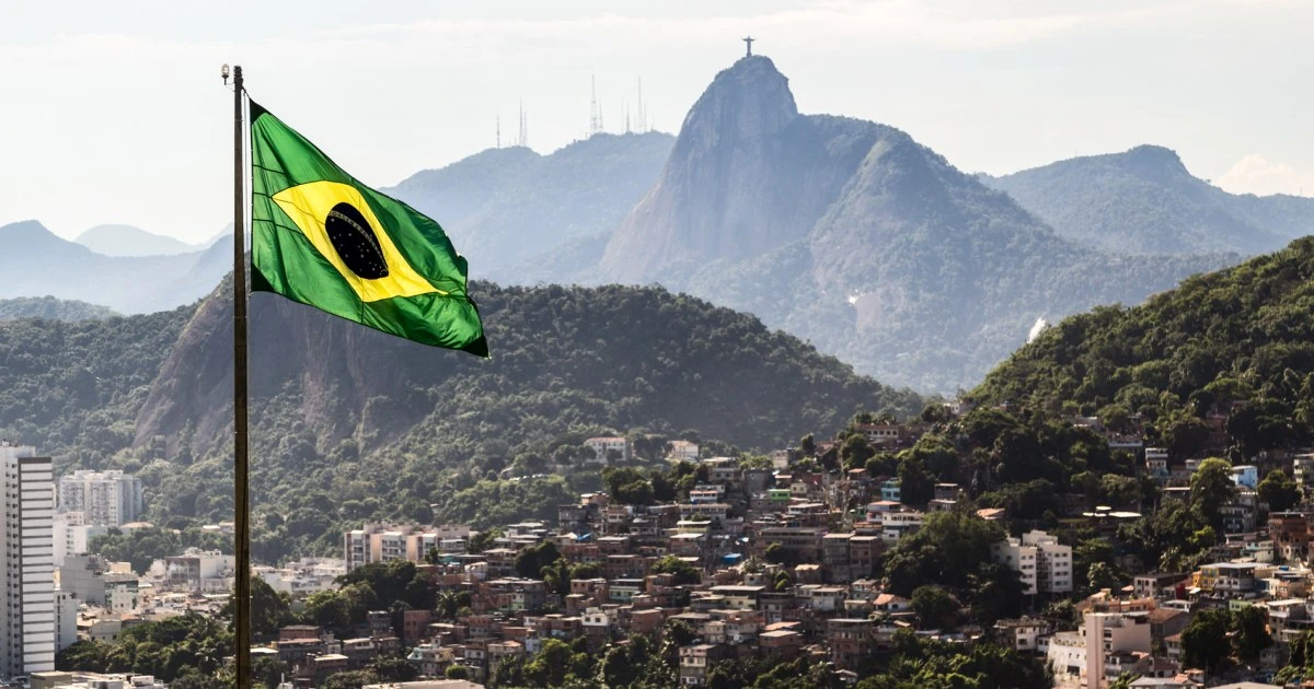 Helicopters collide over Rio de Janeiro, killing 6