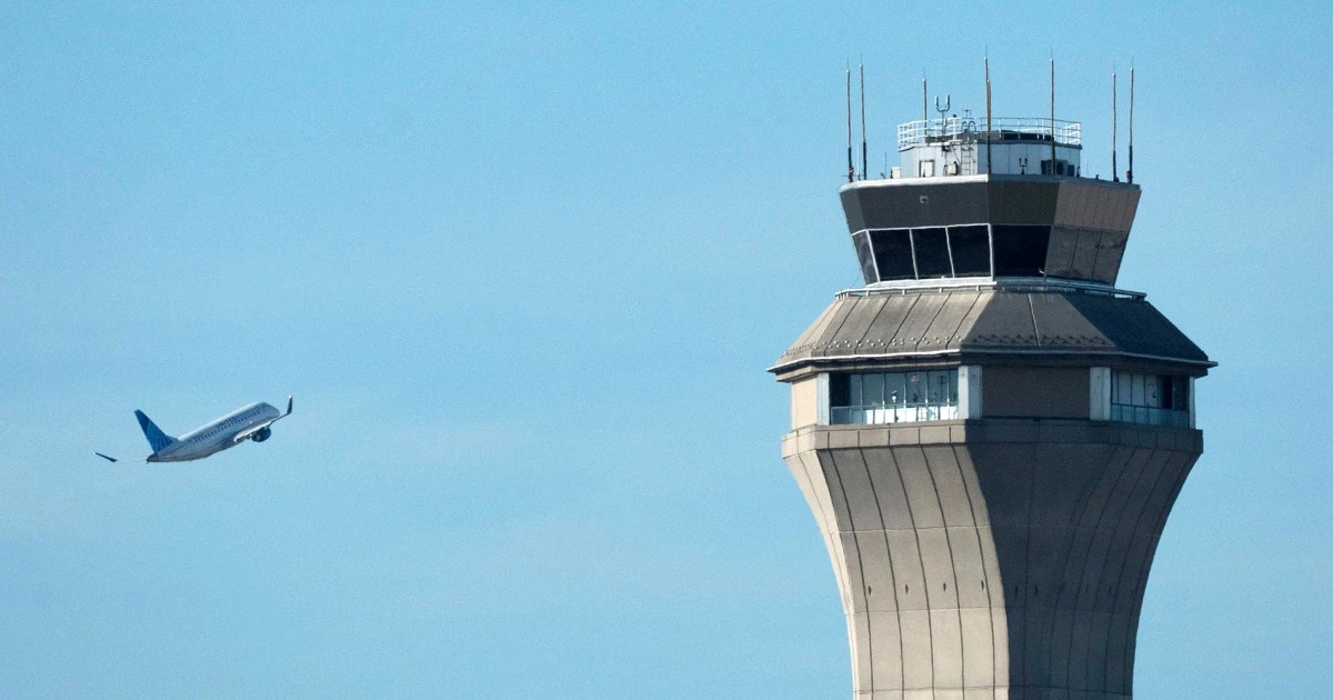 'Everybody's worst nightmare': Air traffic controllers say outages have become too frequent