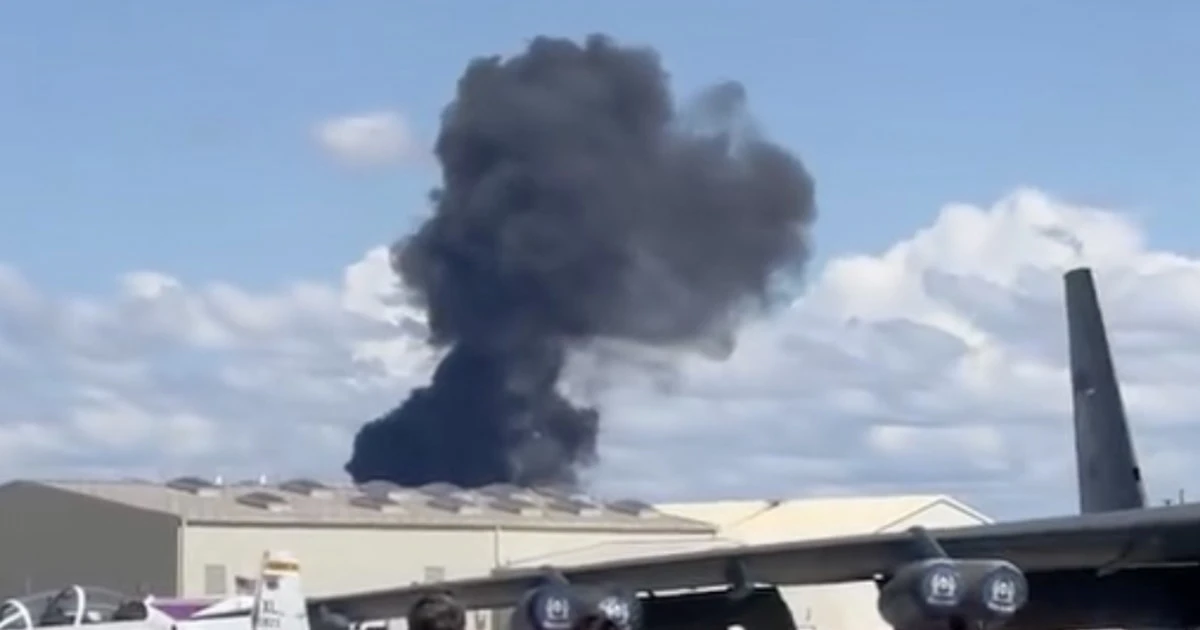 Midair jet collision forces lockdown at Idaho Air Force base show