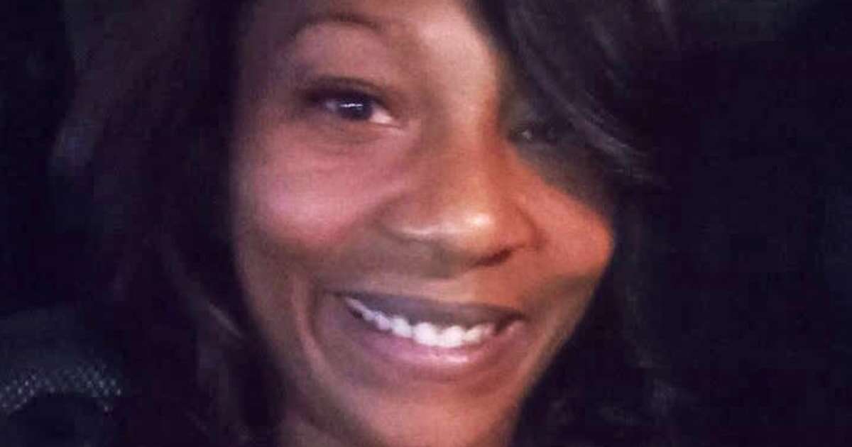 Sonya Massey's family questions how deputy was hired given past: 'There were so many red flags'