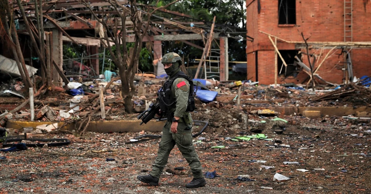 Bomb attacks in Colombia kill 7 with senator critical after shooting