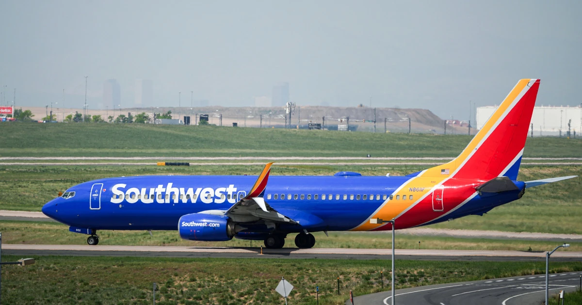 Southwest Airlines plane struck by lightning amid Memorial Day weekend storms