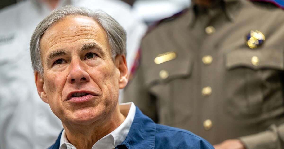 How Texas Gov. Greg Abbott divided Democrats on immigration with migrant busing