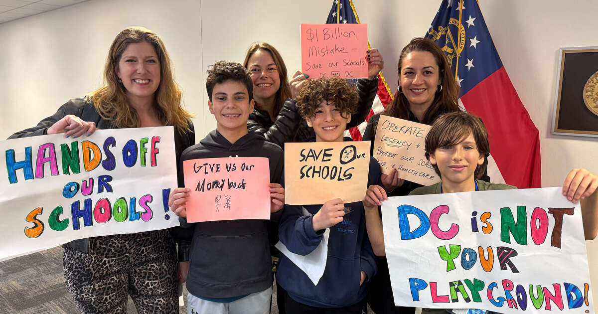 D.C. parents protest Congress' funding bill over a $1B cut to the city's budget