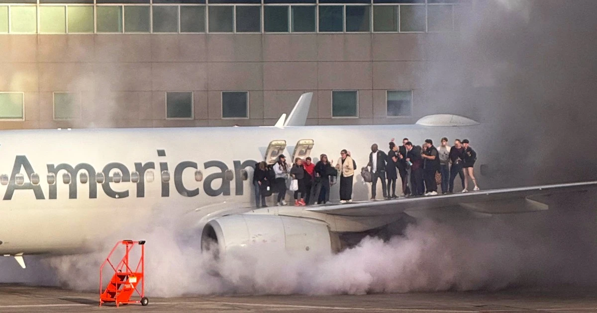 FAA instructs airlines to reevaluate evacuation procedures
