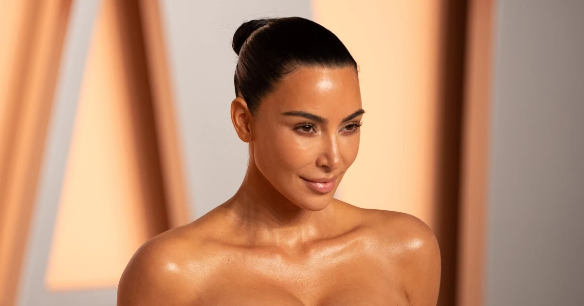 Memorabilia scammer forged Kardashian, Trump autographs for up to $550K, feds say 
