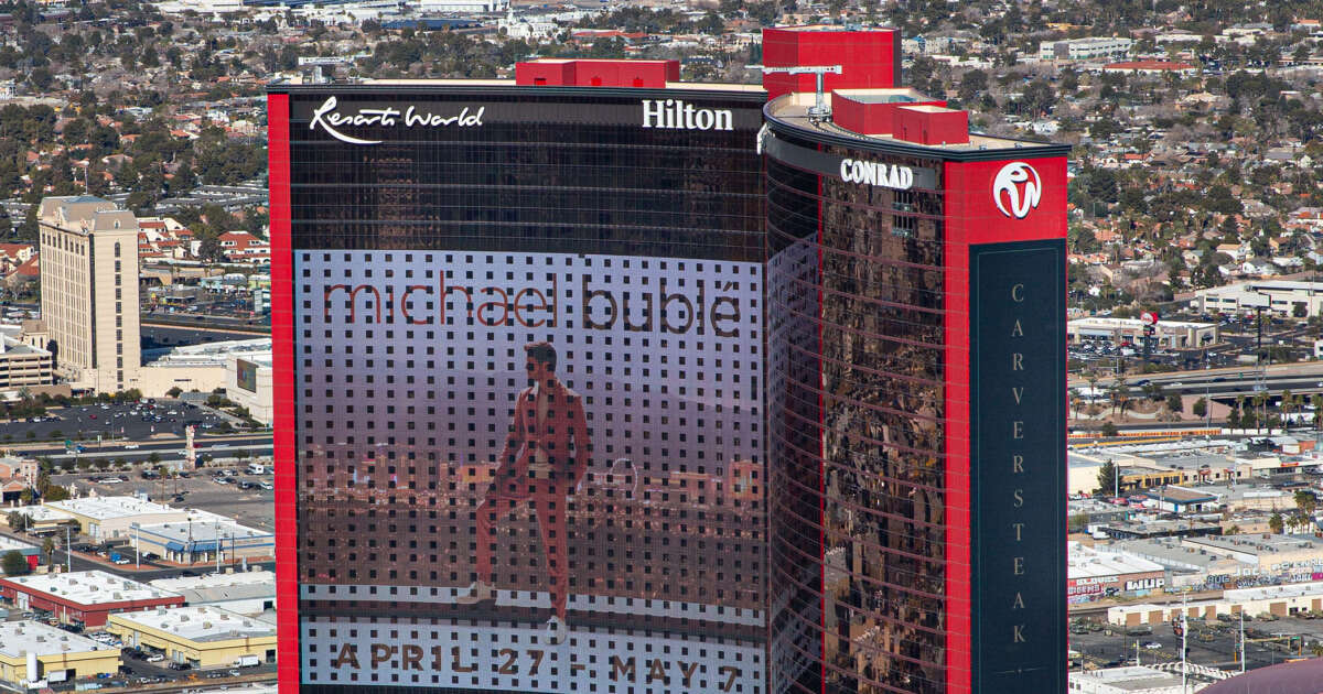 Hourslong delays at check-in desk plague famed Las Vegas resort 