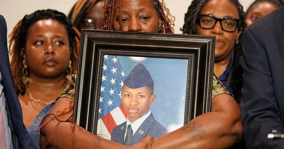 Roger Fortson's mother calls for fired sheriff's deputy who killed him to be charged 