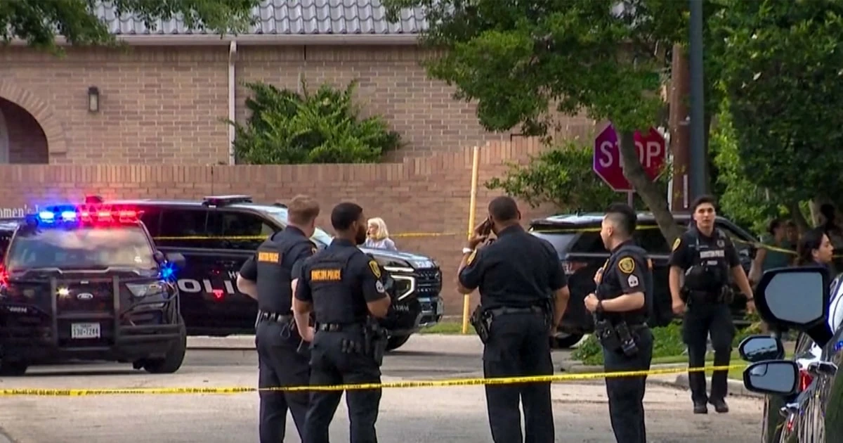 Houston restauranteur kills wife and their 2 kids before turning gun on himself 