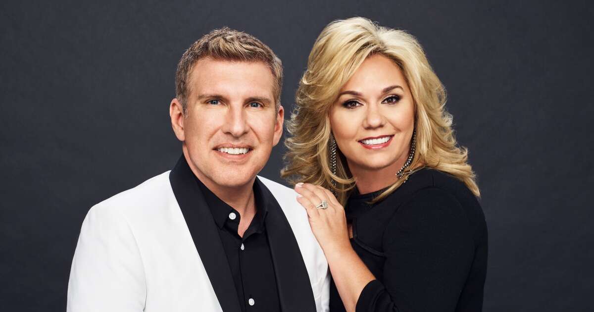 Imprisoned 'Chrisley Knows Best' couple to seek pardon from Trump