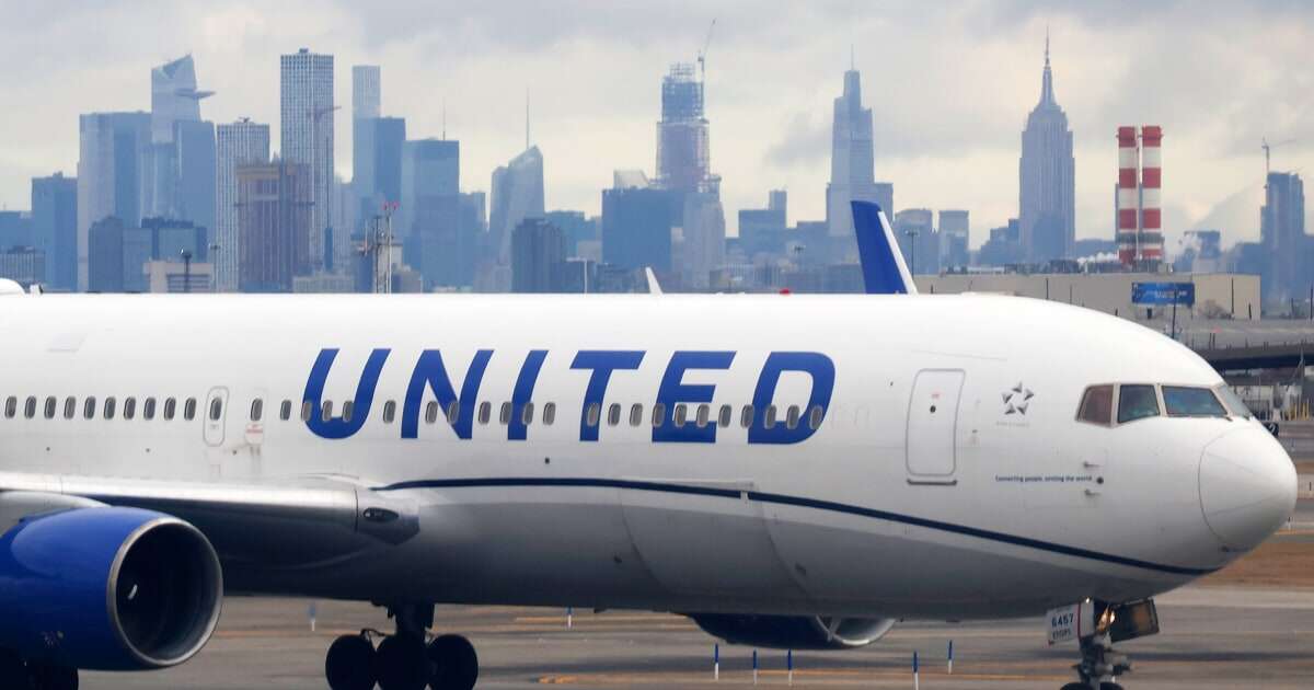 United Airlines raises spending requirements to earn frequent flyer status