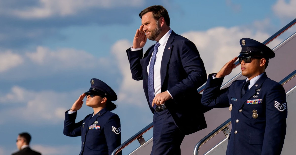 Trump helps pad JD Vance's political fund as questions about 2028 loom