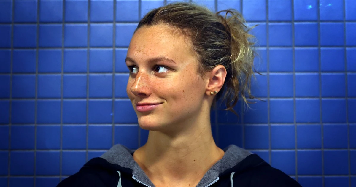 Canadian swimming phenom Summer McIntosh poised for her moment on Olympics podium