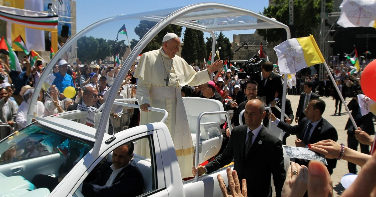 Pope Francis donated popemobile to serve as mobile health unit for Gaza children