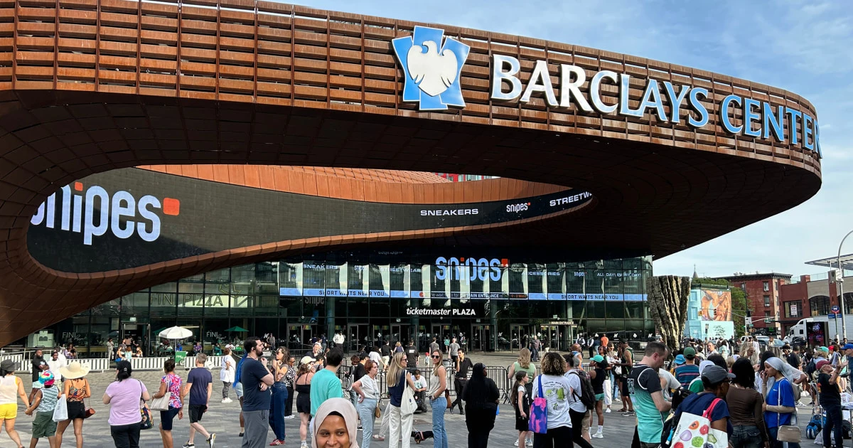 Man arrested after thrown sex toy at WNBA game strikes 12-year-old girl