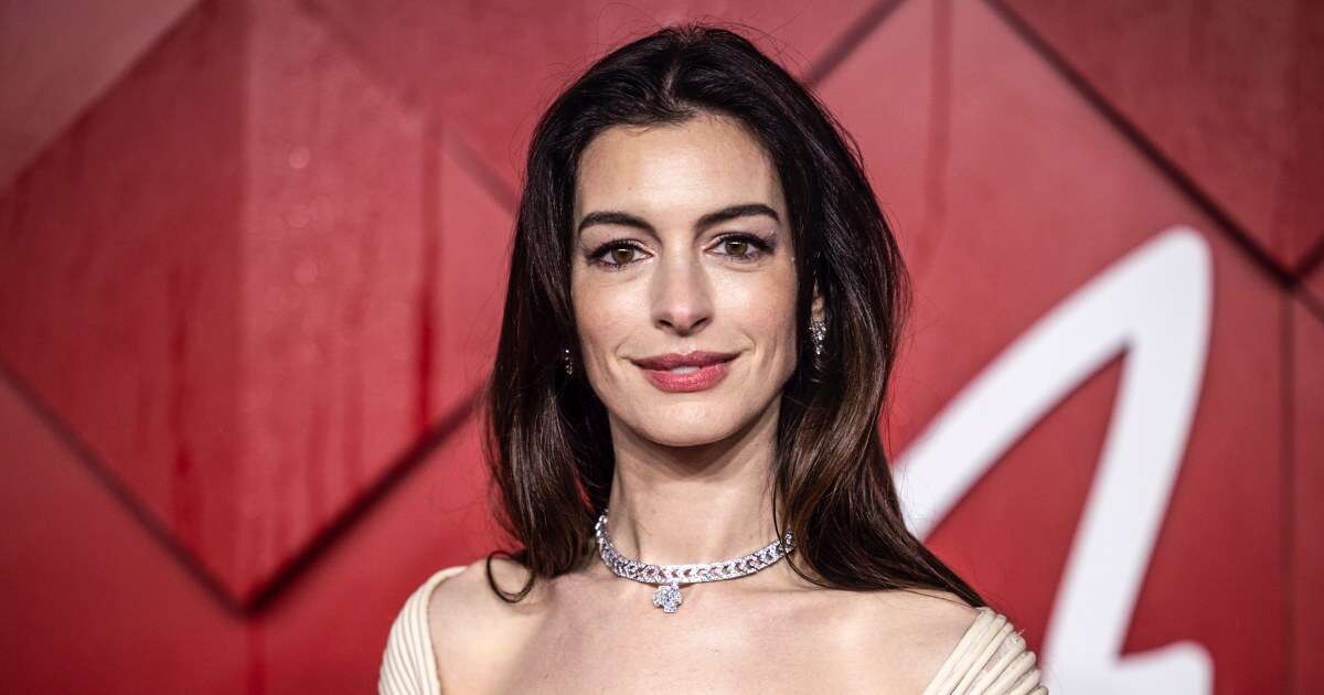 Anne Hathaway says she had a miscarriage in 2015 