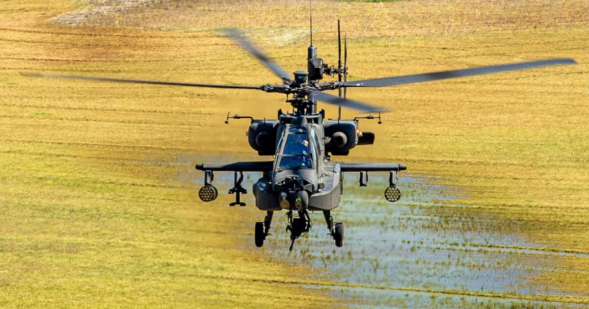 Military attack helicopter crashes in Mississippi