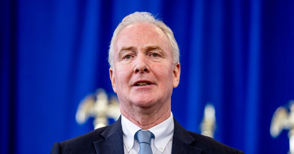 Sen. Chris Van Hollen travels to El Salvador to advocate for Kilmar Abrego Garcia's release