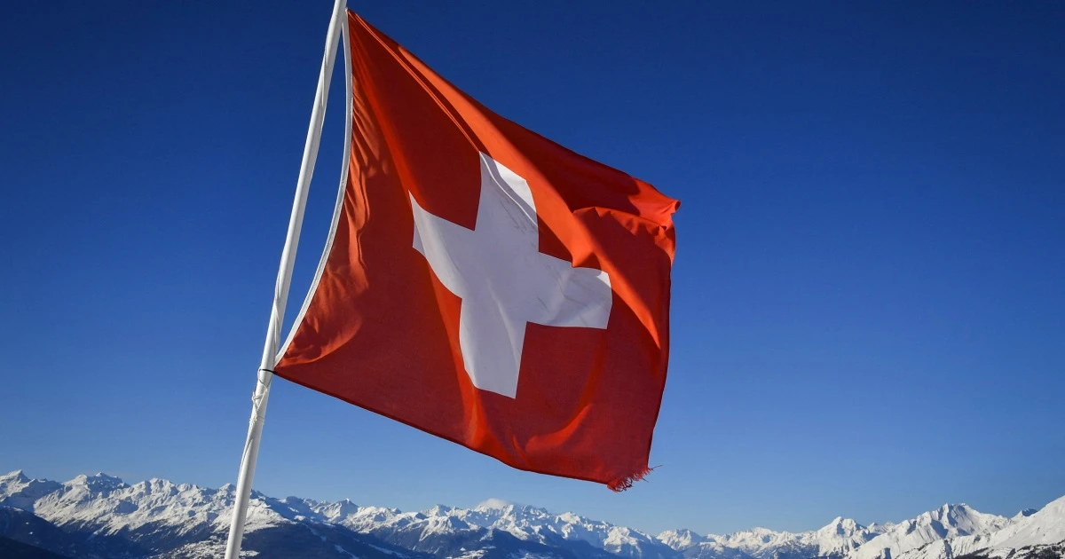 More rich Americans are opening Swiss bank accounts fearing U.S. risks