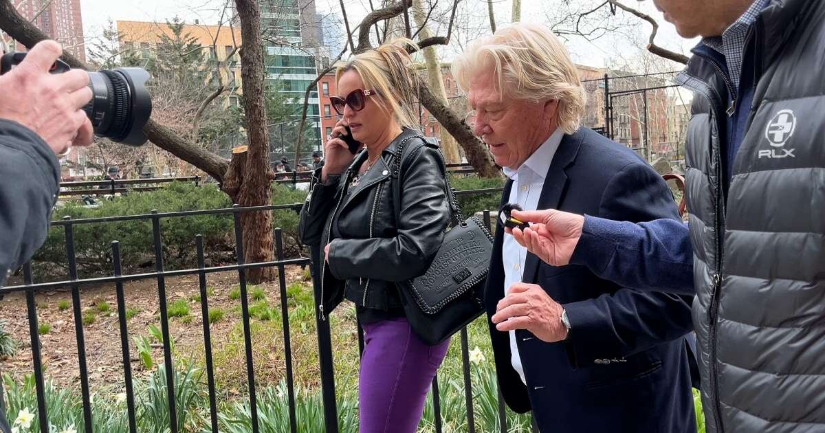 Stormy Daniels met with Manhattan prosecutors ahead of Trump's hush money trial