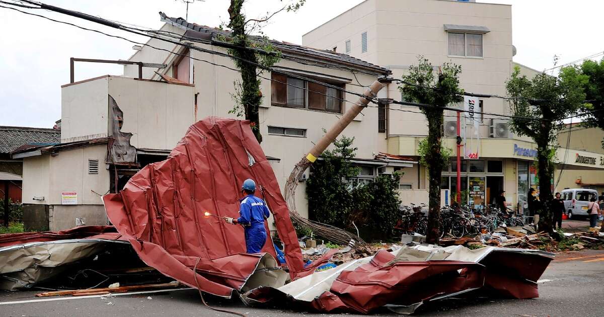 Typhoon Shanshan brings heavy rain and strong winds to southern Japan