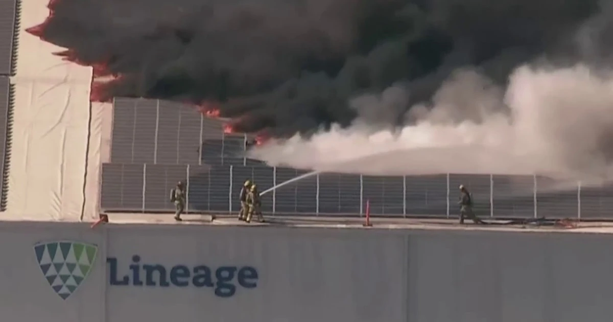 Shelter-in-place order issued in Los Angeles over massive commercial building fire