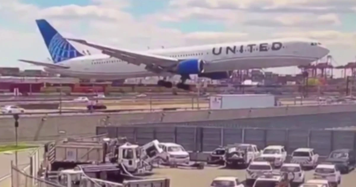 New details on plane collision on New Jersey Turnpike