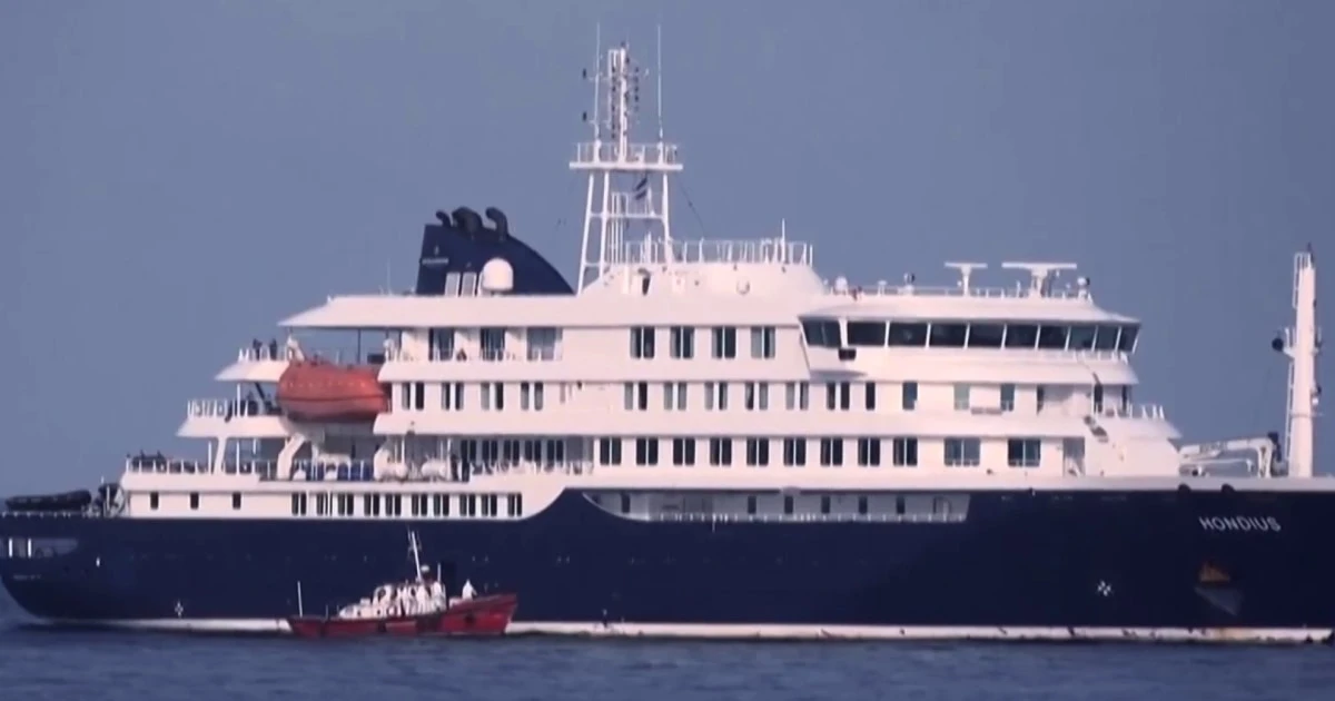 American cruise passenger allowed to go home after hold-up