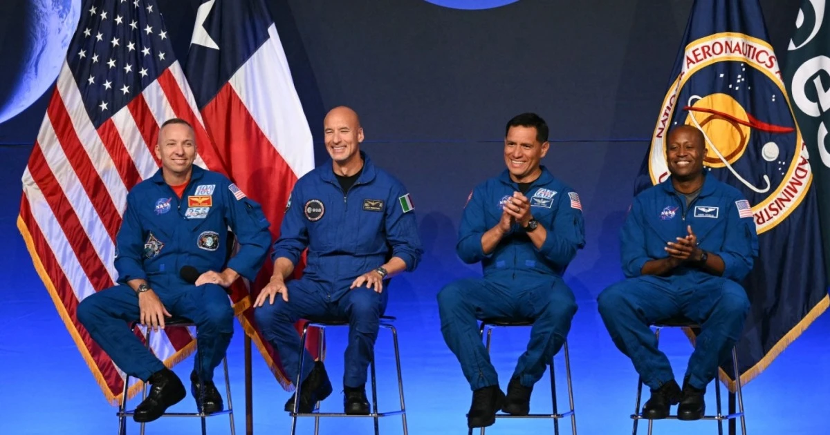 Artemis III crew to undergo complicated mission featuring Blue Origin and SpaceX rockets