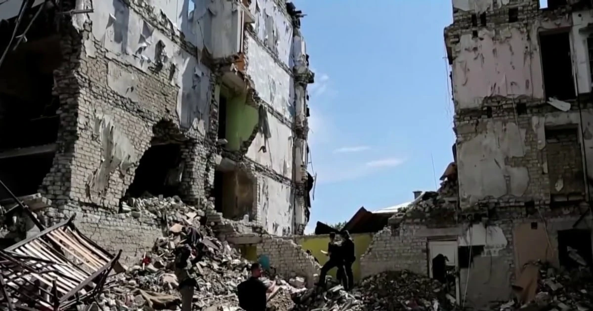 Huge attack on Ukraine leaves more than 20 dead