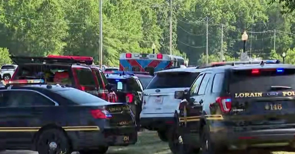Three police officers wounded, one person killed in Ohio shooting