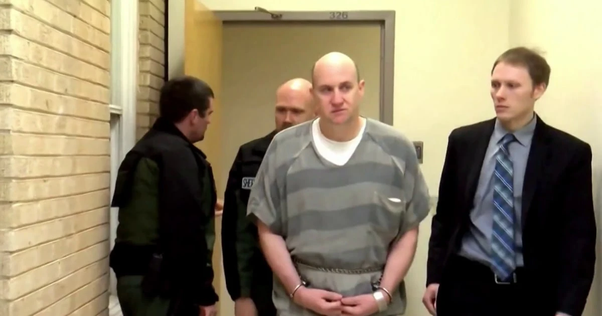 FBI and U.S. Marshals join search for convicted killer in Arkansas