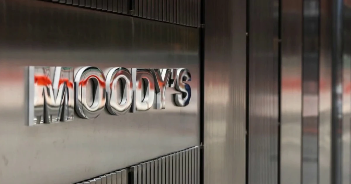 Moody's downgrade of U.S. credit rating serves as a 'warning sign' for American economy