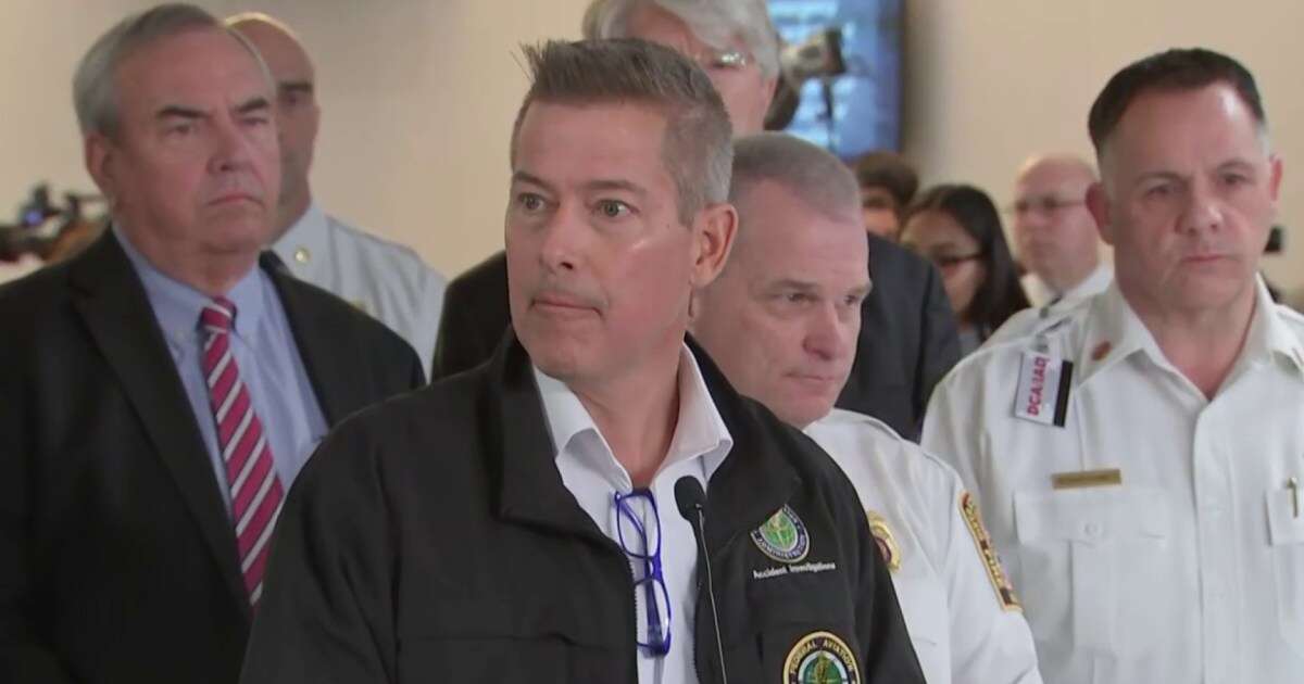 Transportation Secretary Duffy: Both aircrafts were in ‘standard flight pattern’ before crash