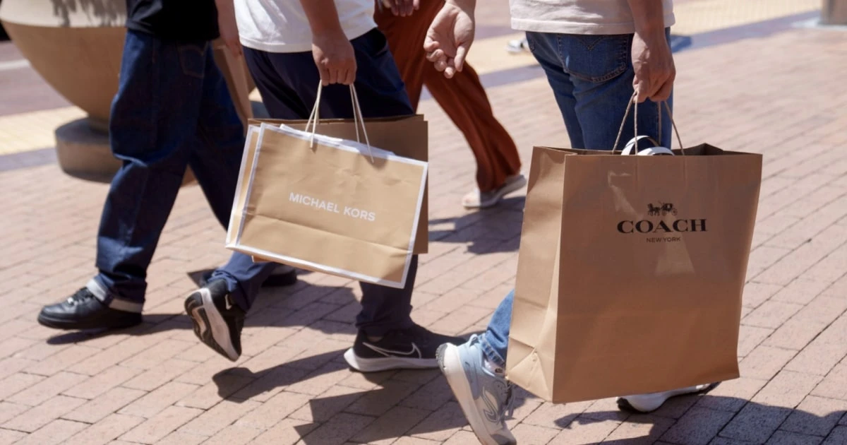 Tips on tackling holiday shopping debt