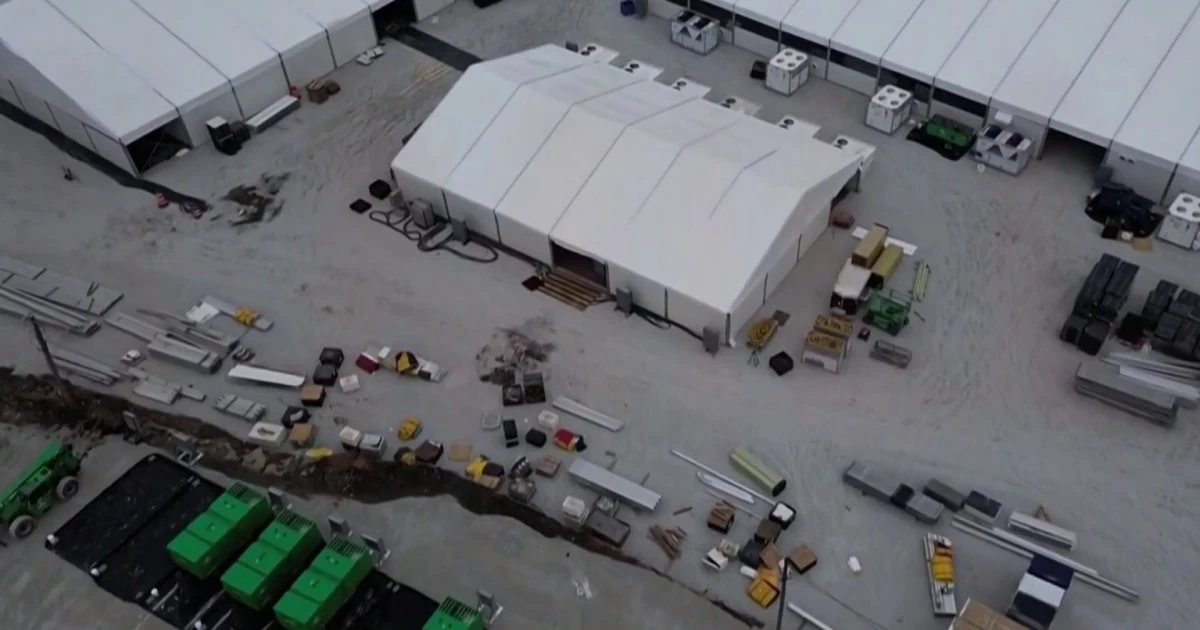 Chicago halts plan to house migrants over 'environmental concerns'