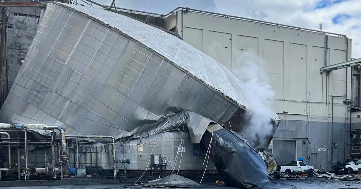Six bodies recovered from Washington paper mill after chemical tank implosion