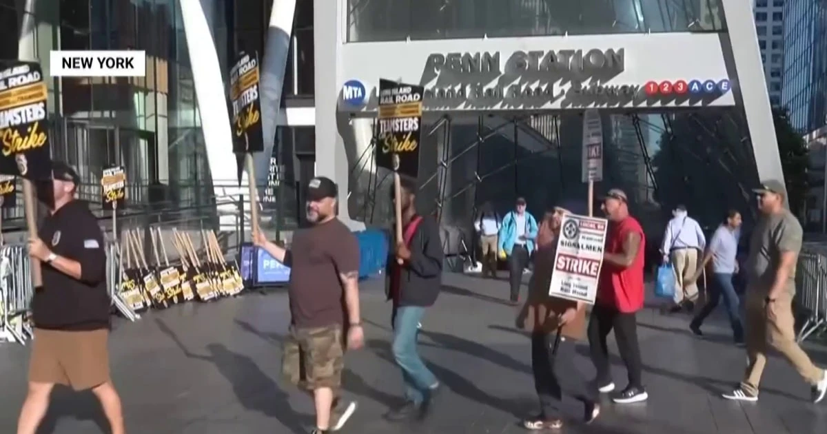Gov. Kathy Hochul says deal has been reached with LIRR unions