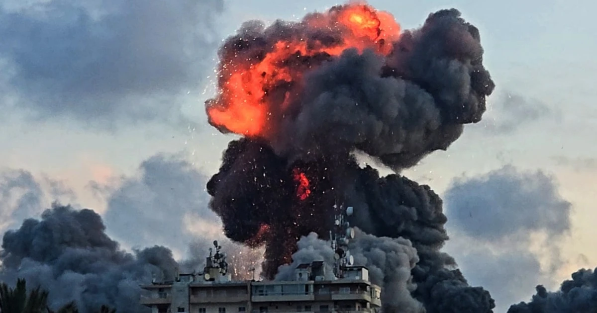 U.S. and Iran accuse each other of violating ceasefire as they trade military strikes
