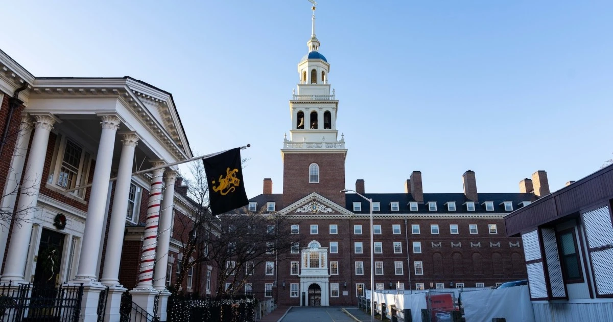 Harvard faculty votes to make it harder for undergrads to earn A's
