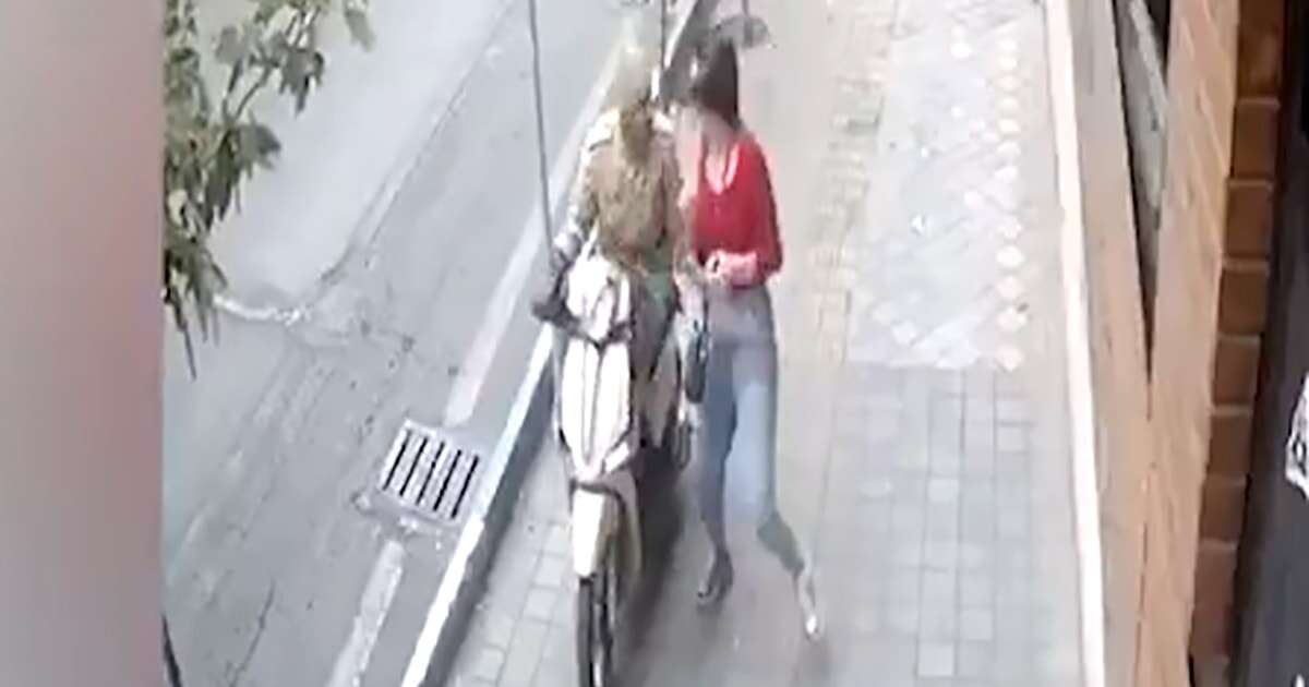 Watch: Woman fights with a motorcyclist who accosted her on a Tehran street